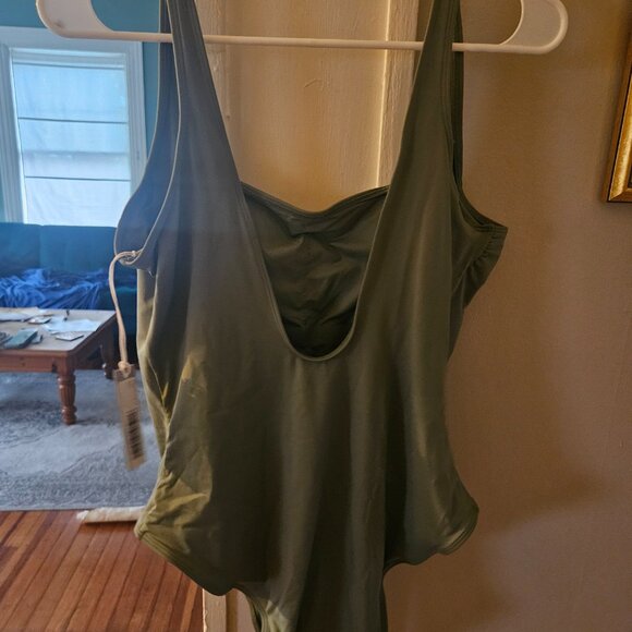Everlane 1-Piece Sage Swimsuit Size Large, NWT - Picture 4 of 8